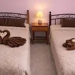 Noufara شقة *