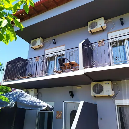 Noufara Apartamento