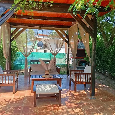 Noufara Apartman Néa Meságkala