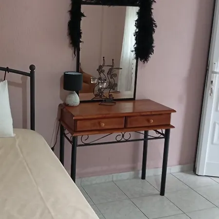 Noufara Apartman Néa Meságkala