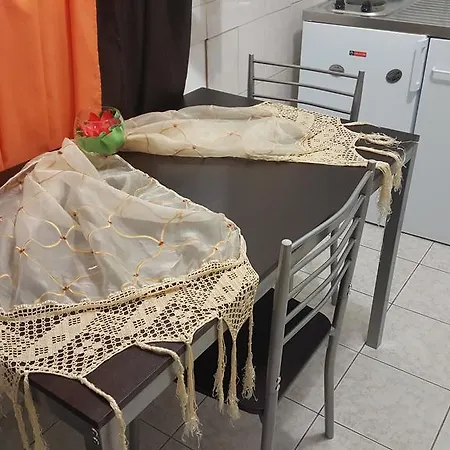 Noufara شقة *