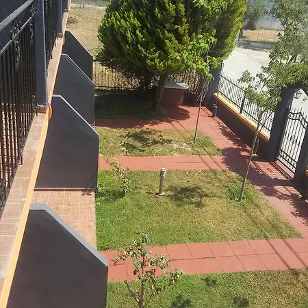 Noufara Apartman Néa Meságkala